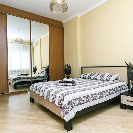 Apartment On Khreshchatyk Kiew Exterior foto