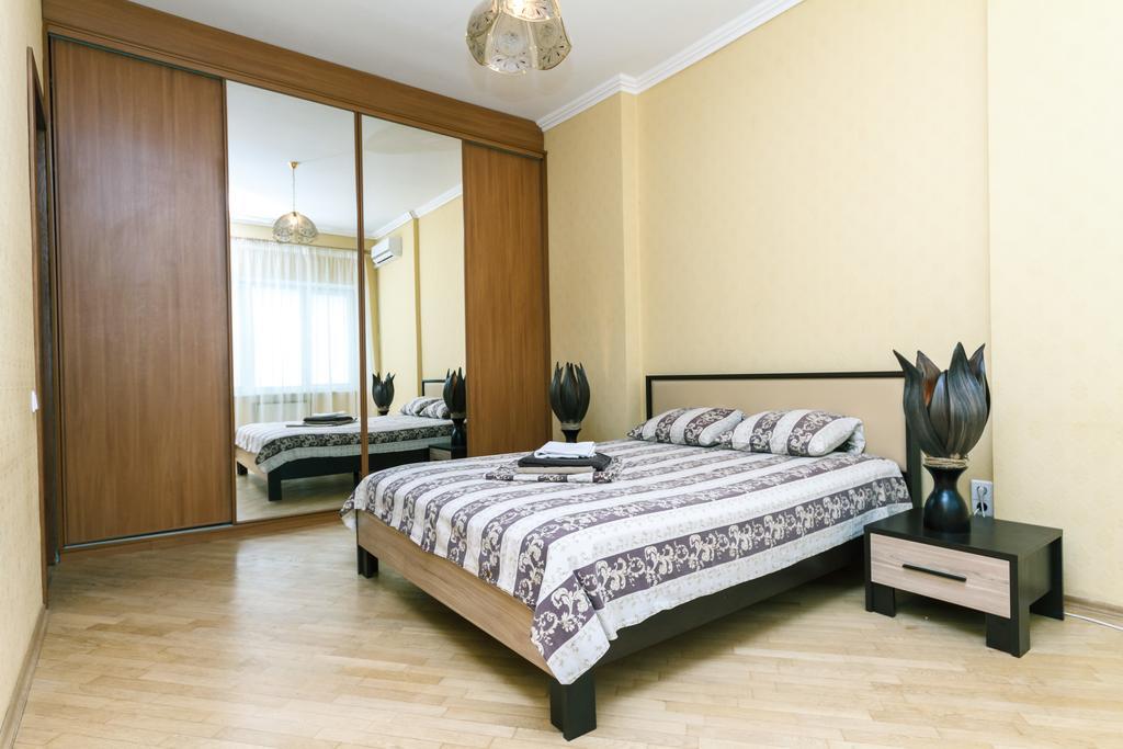 Apartment On Khreshchatyk Kiew Exterior foto